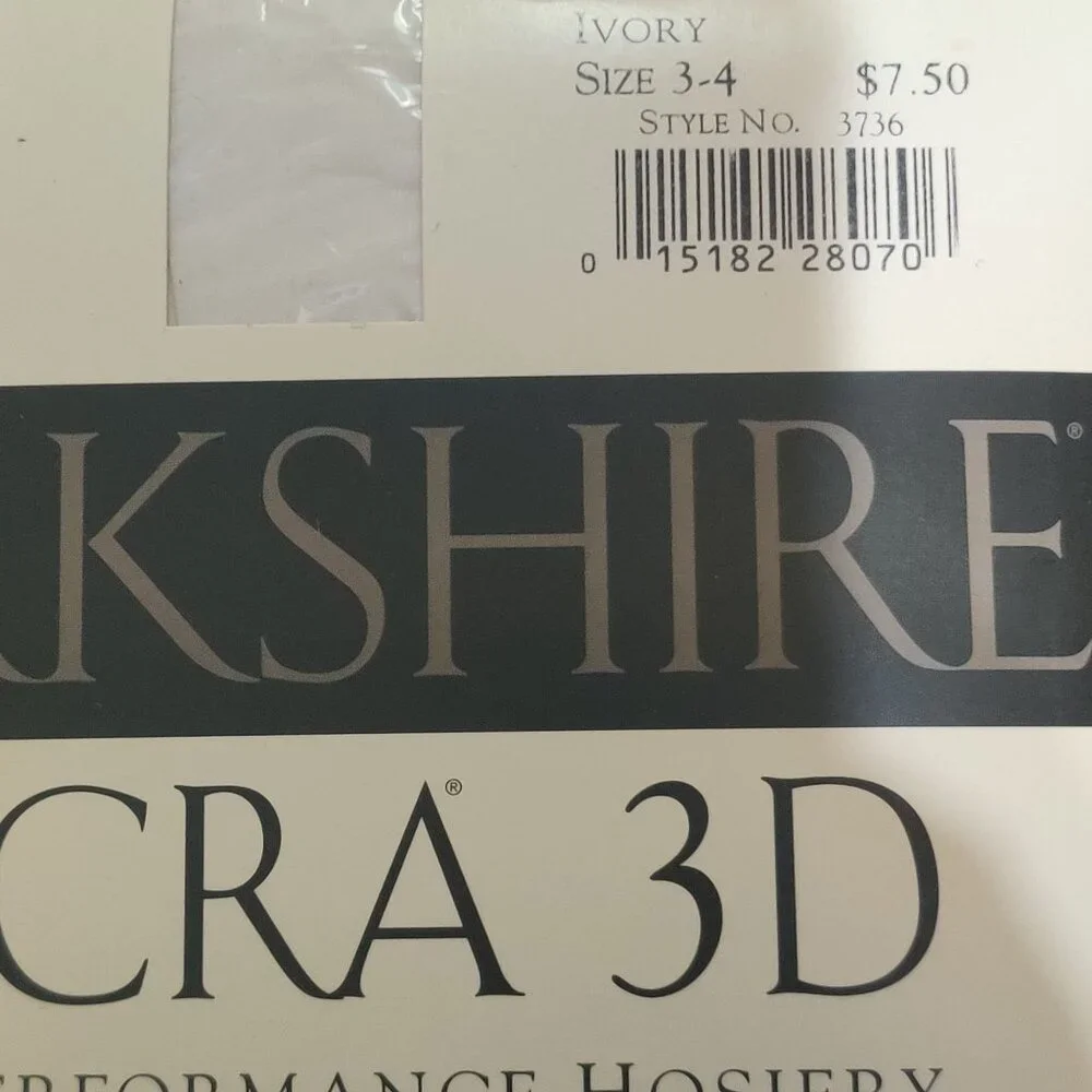 Berkshire 3-4 Lycra 3D Ivory Hosiery Pantyhose Tummy Control Top Vintage NWT